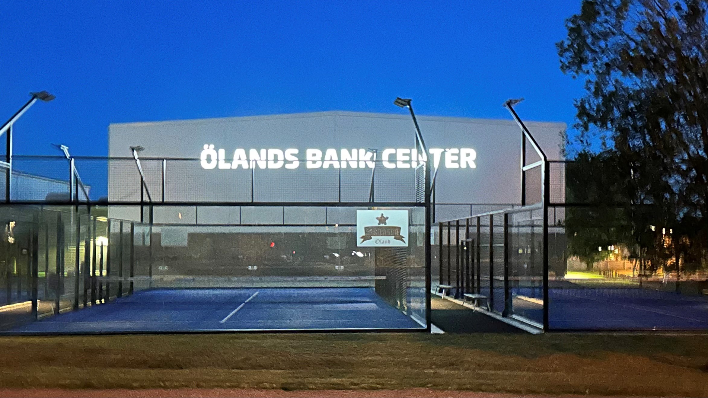 Ölands Bank Center fasadskylt